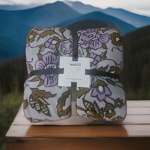 Vera Bradley Plush Pink Floral‎ Throw Blanket  50 inches X 80 inches